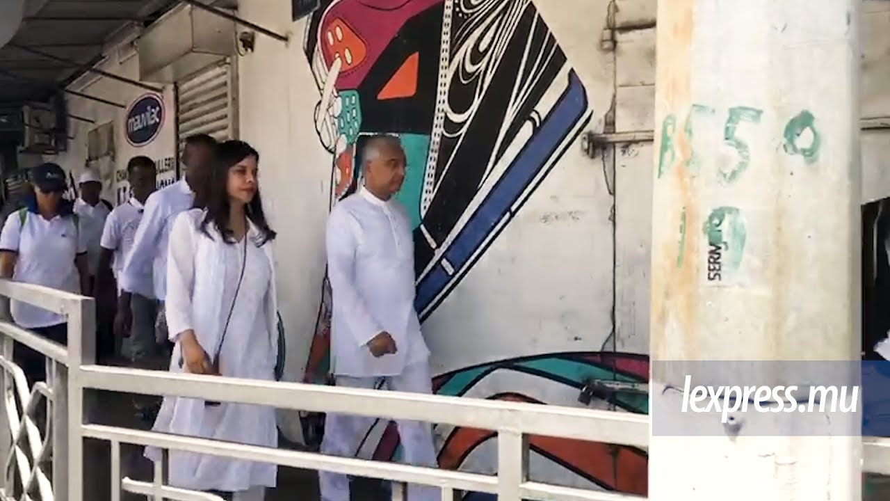 Kobita et Pravind Jugnauth en route pour Ganga Talao