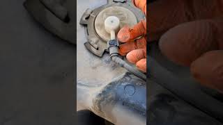 Saturn Vue 2006 2.2 How to change the fuel pump