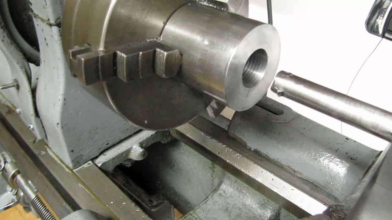 THREADING ON THE METAL LATHE WITHOUT A THREAD DIAL - YouTube