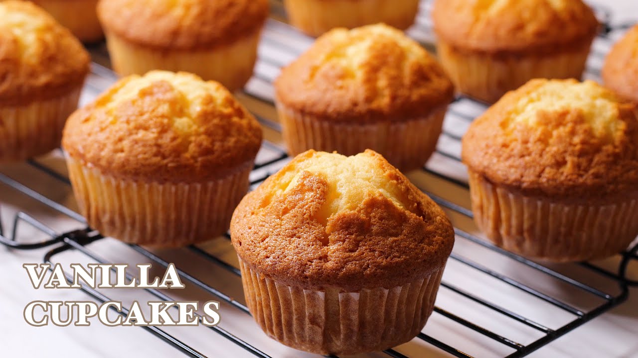 Bánh Cupcakes - Vanilla Cupcakes - Cốt Bánh Mềm Ẩm Dù Bảo Quản Tủ Lạnh