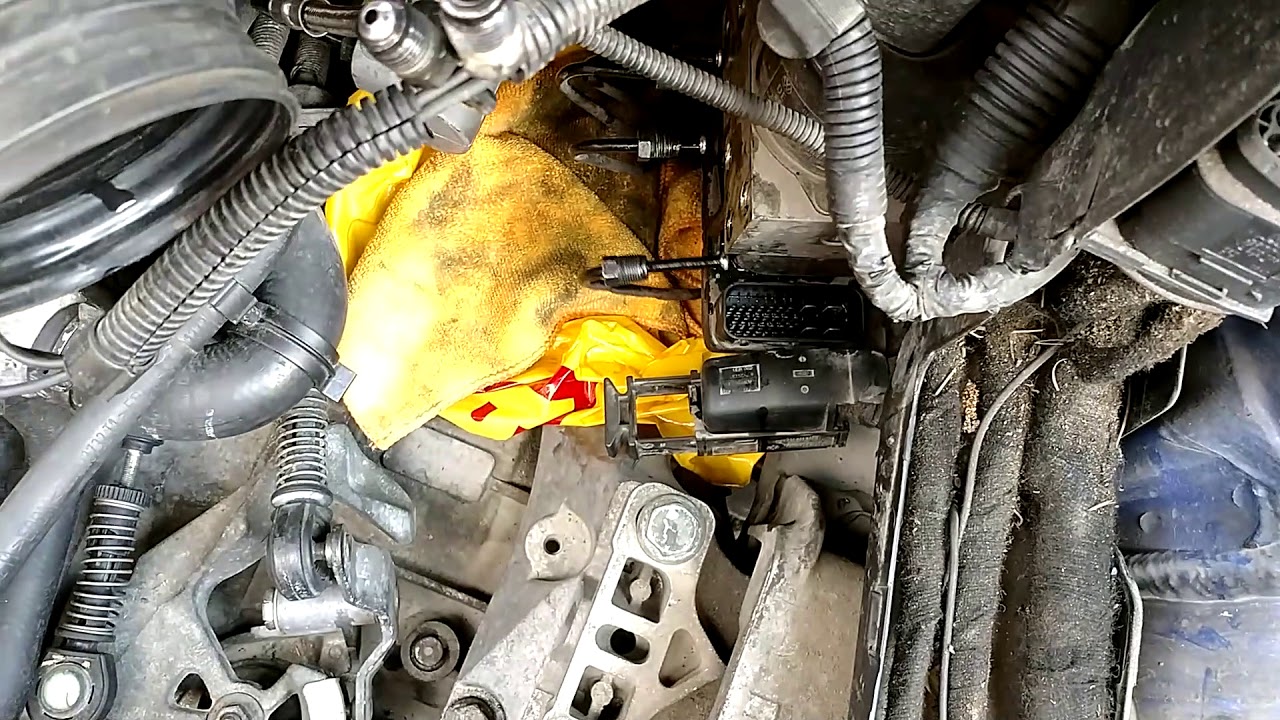 Смяна на ABS модул на Голф 4 - YouTube