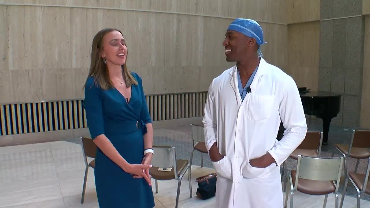 Video: WCCO's Kate Raddatz's Duet With The Singing Surgeon - YouTube