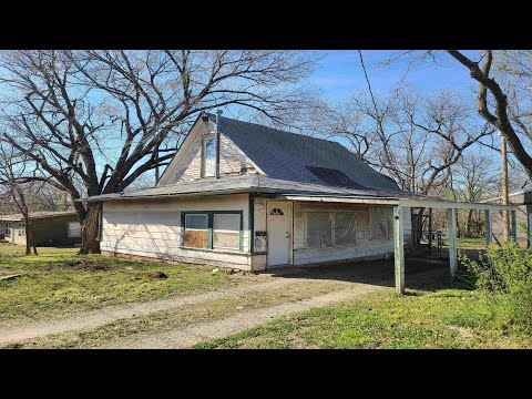 1308 Pine St, Winfield, KS home video tour
