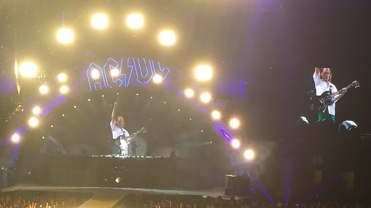 AC/DC Let there rock Live Tacoma Dome 2/2/16 - YouTube