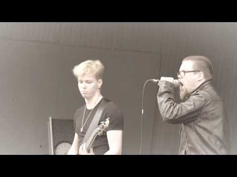 Between Crossroads - Fall (Live)