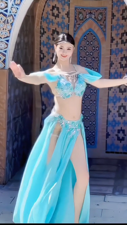 She Dances Like a Dream – Belly Dance Moves You’ve Never Seen! 💃🔥 #shorts #bellydance #viralgirl