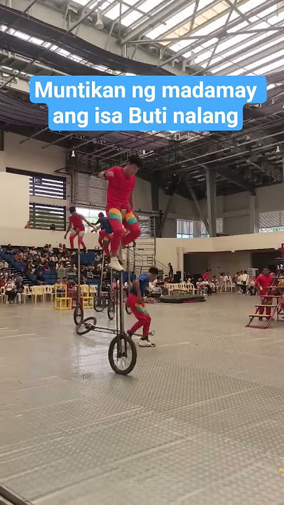 Buti at nahinto niya agad pagka bagsak sa isa #acrobatic