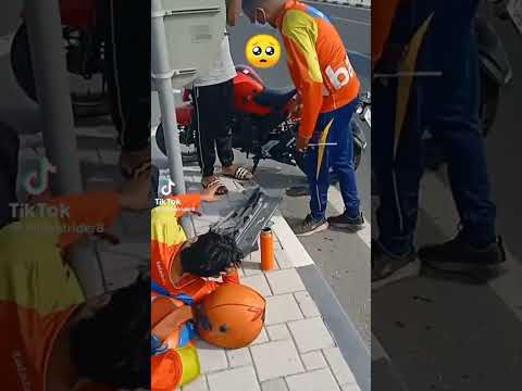 Accident in Dubai //#Dubai #sharjah #shorts #talabat #uae #india #ytshorts #desilife#youtubeshorts