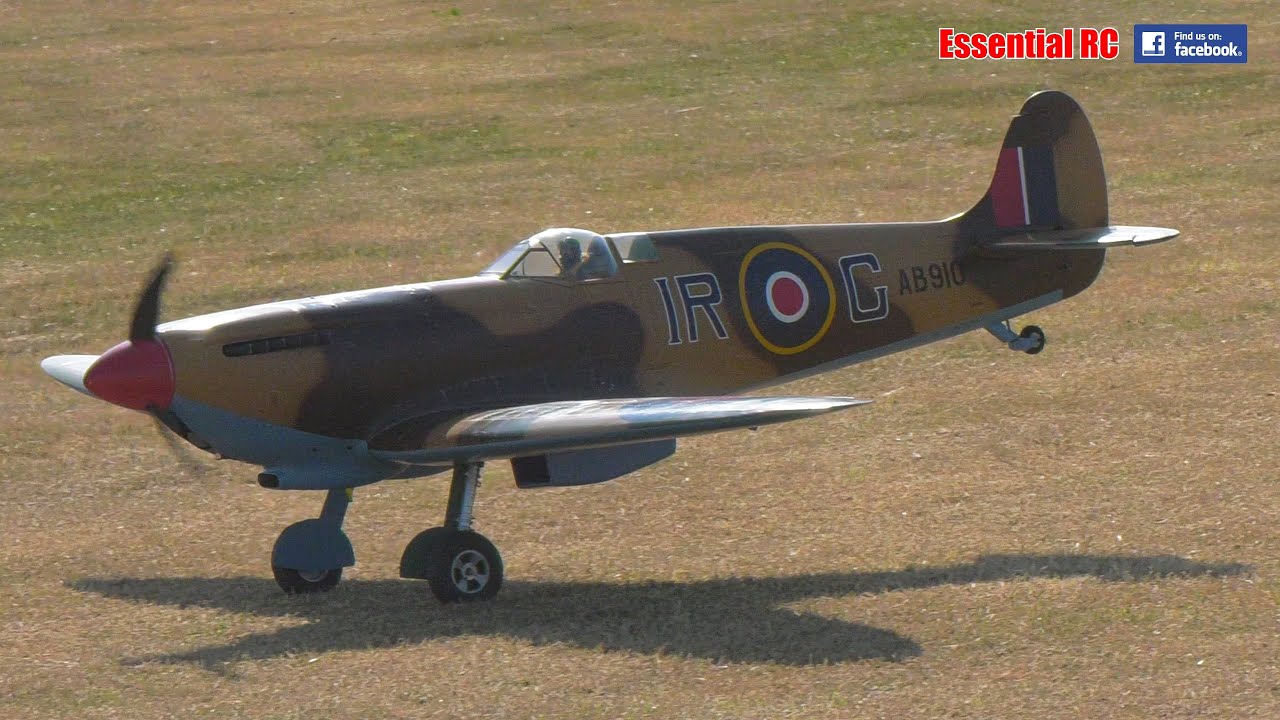 NEAR DISASTER !!! LARGE SCALE RC SPITFIRE LANDING IN HURRICANE WINDS