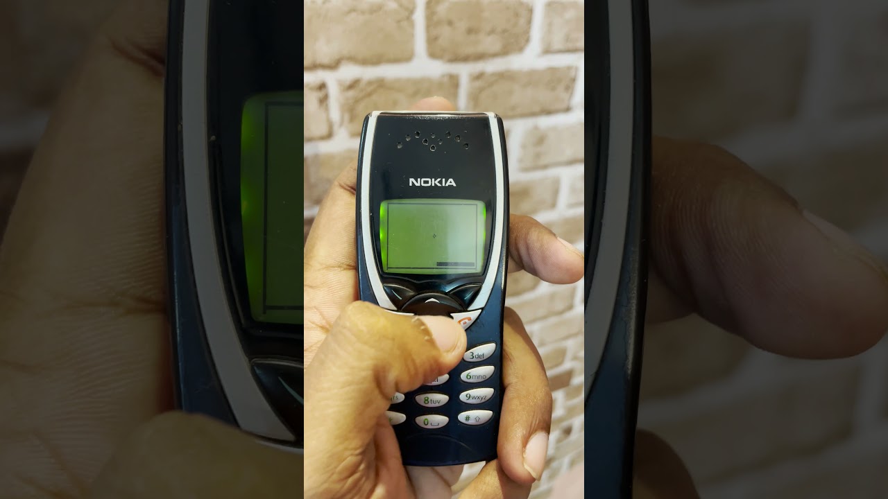 Smallest and Lightest phone Nokia 8210 in 1999 
