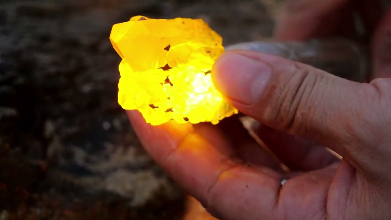 A crystal as rare as gold appeared, I was stunned.