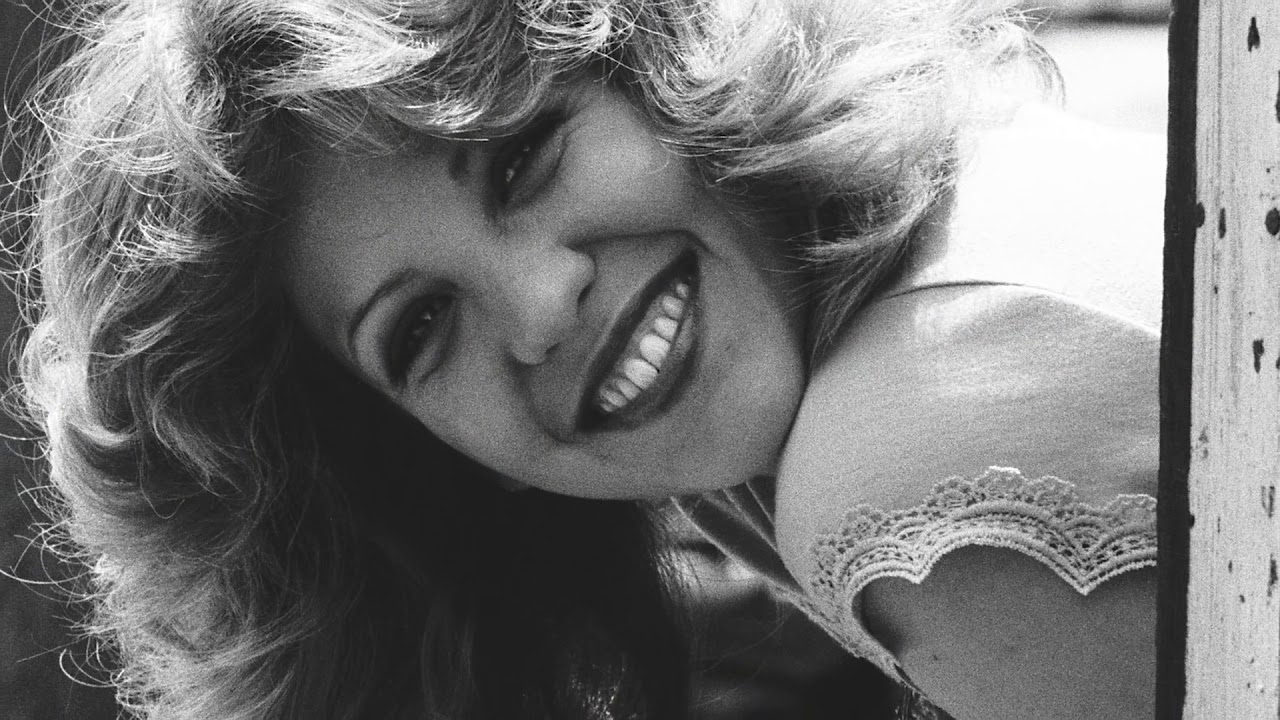 More "Acting Carrie" - Interviews with the Cast