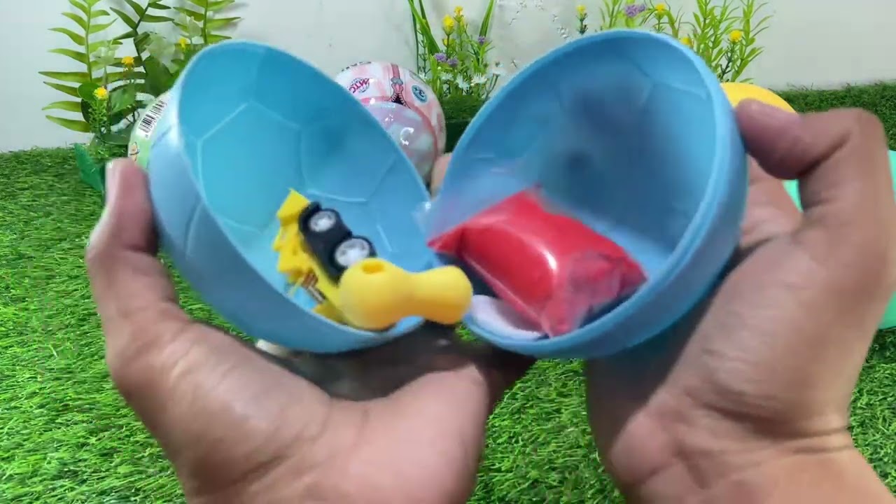 UNBOXING BOLA AJAIB. mendapatkan hadiah keren Robot,fundough bersama 