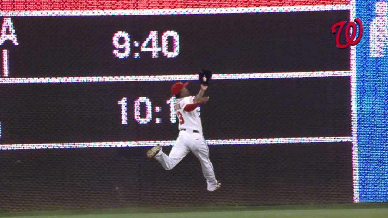 Taylor saves run with catch in right-center