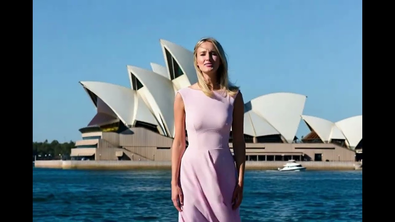 10 Most Embarrassing Windy Dress Moments Caught on Live TV – Reporters Can’t Hide It!