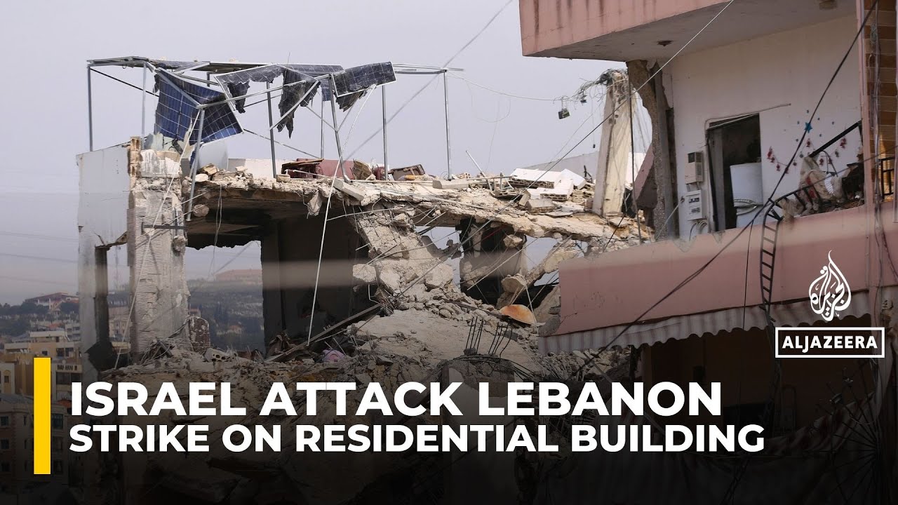 استهدفت غارات جوية إسرائيلية مبنى سكنياً في جنوب لبنان، مما أسفر عن مقتل أربعة أشخاص على الأقل.