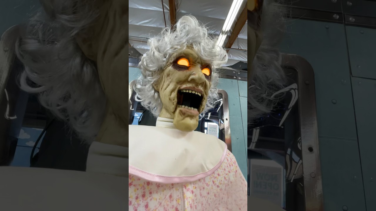 Twisted Grandma Animatronic 2025! 