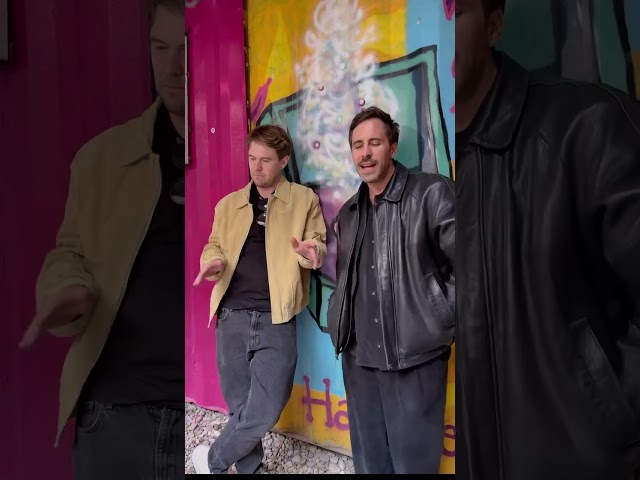 Was passiert, wenn sich zwei Menschen treffen, die gern mal das Leben des anderen führen würden? 😝
