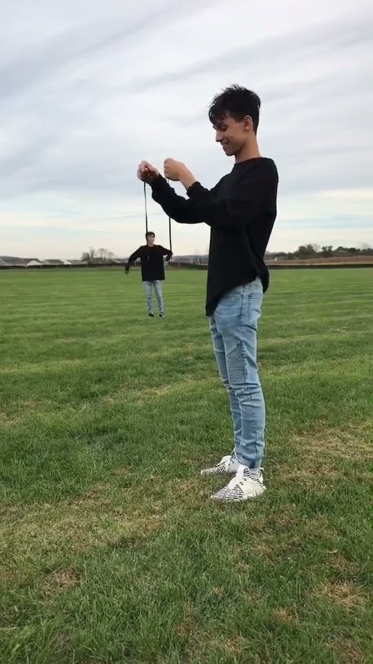 twin puppet