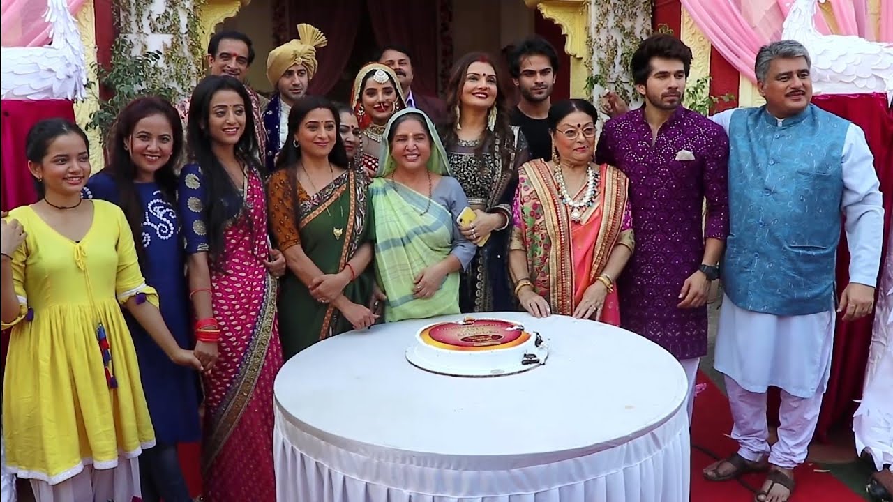 Ранджу Ки Бетияан, сериал 200, празднование эпизода - разрезание торта и съемка на месте - Dangal Tv