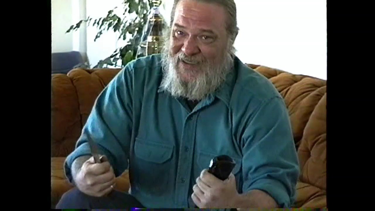 Pak Chas Clements On Knives - YouTube