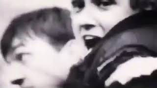 Dost Dar Gunde Yaninda Olandi