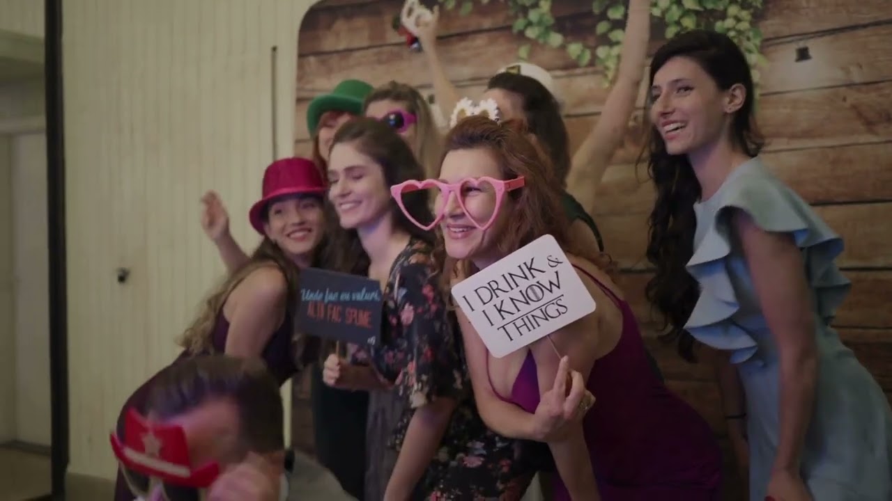 Cabina Foto pentru nunta ta in 2025   Flashbox Events