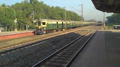 EMU Meets EMU Perfect Parallel Crossing of Howrah - Katwa Local with Katwa - Howrah Local