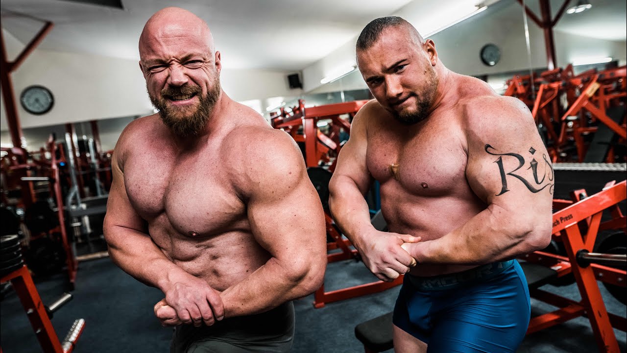 Powerlifter Vs. Bodybuilder Physique