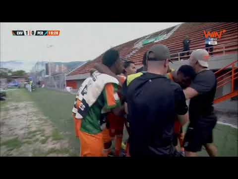 ¡David Berrío marcó un golazo de cabeza para que Envigado abra el marcador ante Pereira!