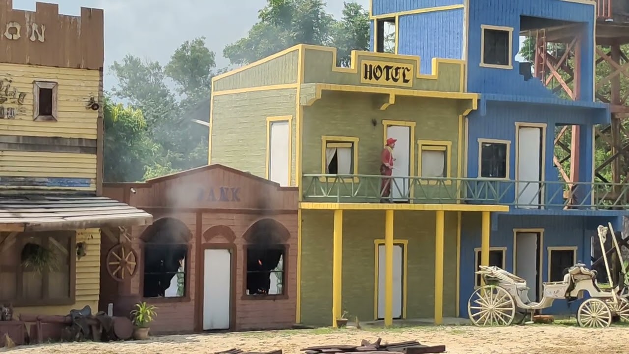 Cowboy Theatre at A Famosa Safari