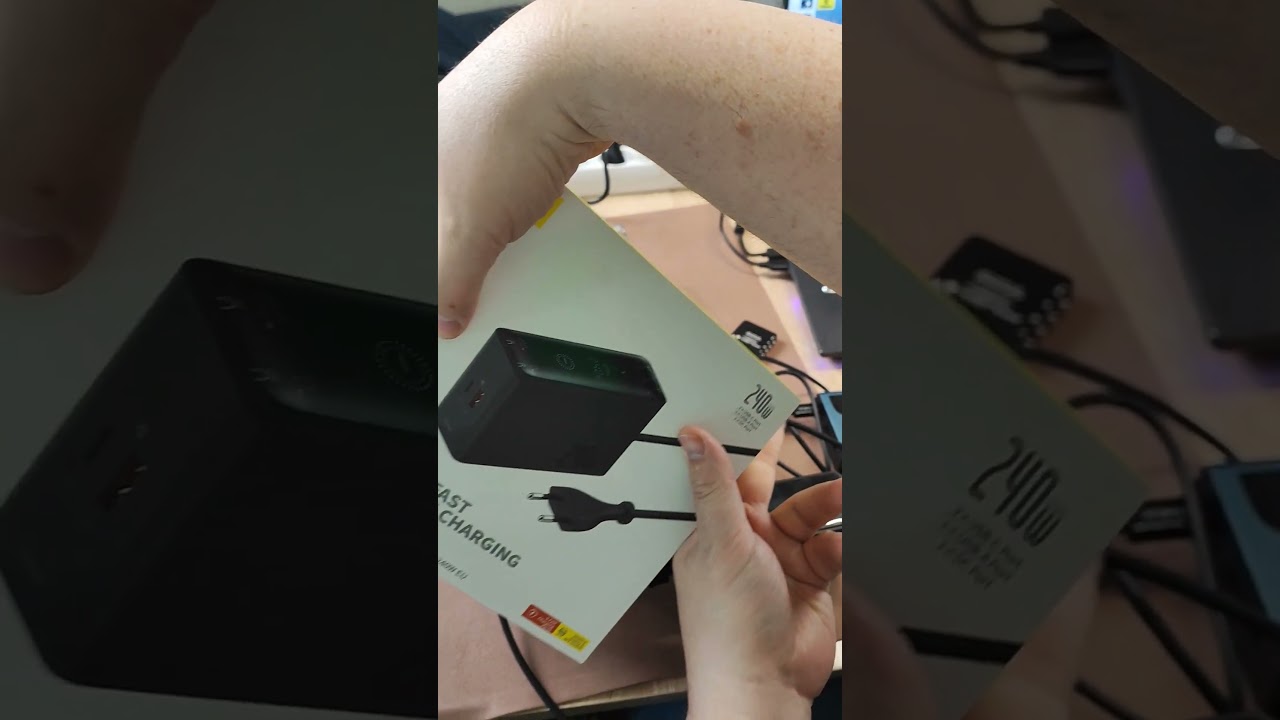 ЗАРЯДНОЕ УСТРОЙСТВО BASEUS 240W С ПРОТОКОЛАМИ БЫСТРОЙ ЗАРЯДКИ. ДЛЯ APPLE, ANDROID И УЛЬТРАБУКОВ