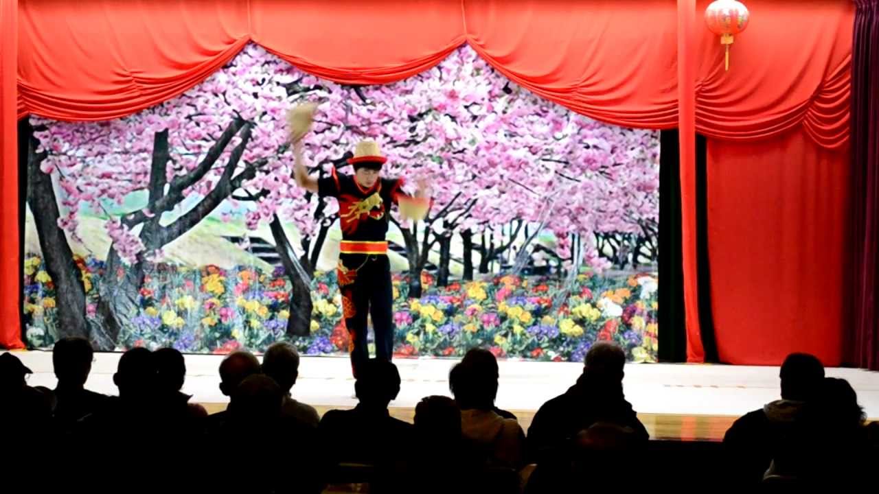 中国庭園「燕趙園」中国雑技ショーVol.1 - YouTube