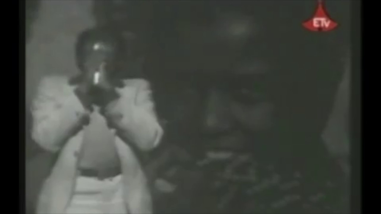 Journalist Solomon Kifle - Lip-synching Mahmoud Ahmed’s Almaz YeHarererua (አልማዝ የሐረሯ) ca.1975 E.C.