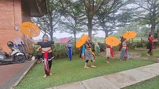 Download lagu Tari payung geulis part 4