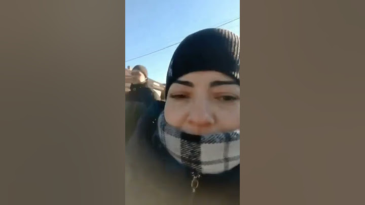 Жители Черниговской области голыми руками останавливают колону русских окупантов