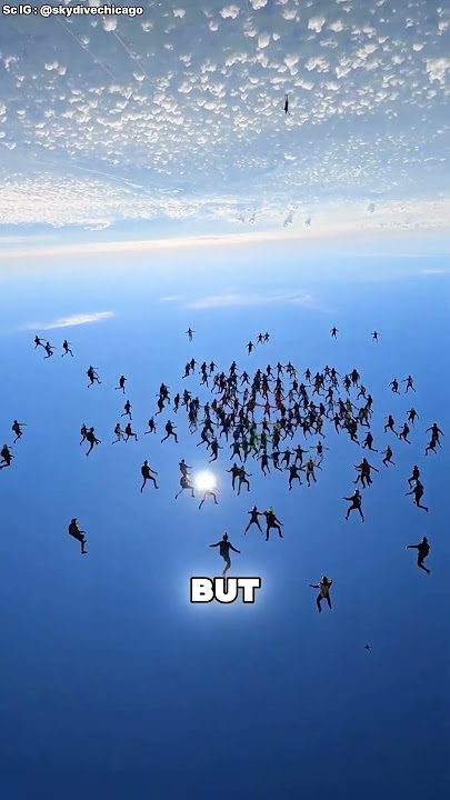 Download lagu Hundreds of Skydivers Form a Giant Circle in the Sky #short