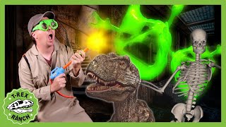 Pretend Play Haunted Halloween House! T-Rex Ranch Dinosaur Videos