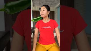 Hana eats chili peppers, papayas, and lizards in a funny way #short 😜 by Hana