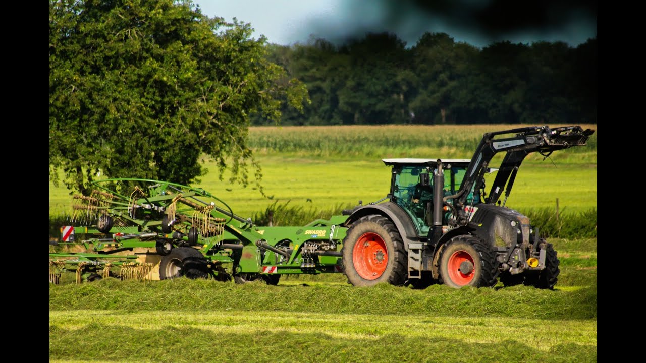 Schwaden mit Claas Arion und Krone 