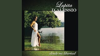 Vignette de la vidéo "Lupita D' Alessio - Leona Dormida"