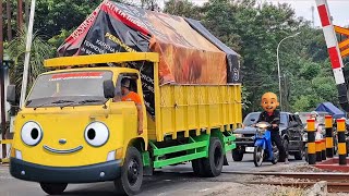 Jpl Pasir Muncang Ramai Truk Kontainer, Truk Molen, Dump Truk, Truk Hino Mirip Frank Tayo
