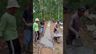 Download Lagu pembuatan jalan becek berlumpur MP3