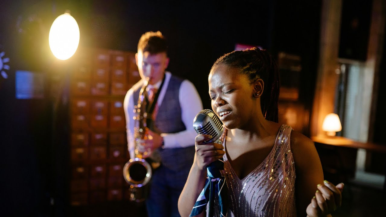 Ressoando a fé e adoração ao Senhor | Versões Ressonância Bíblica