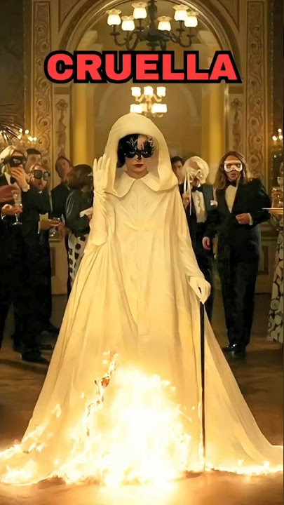 that naughty smile in the end 😁 #emmastone #cruella #cruelladevil #smile #fire #shorts #short