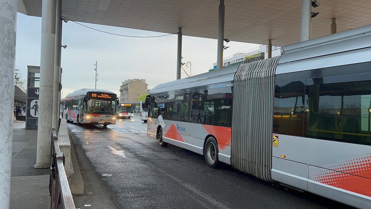 SPOT - En gare routière de Argenteuil (95) -