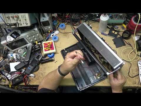 Vintage Sears Electronics Gheto Blaster with 8 track Tape player squeals like a pig on FM