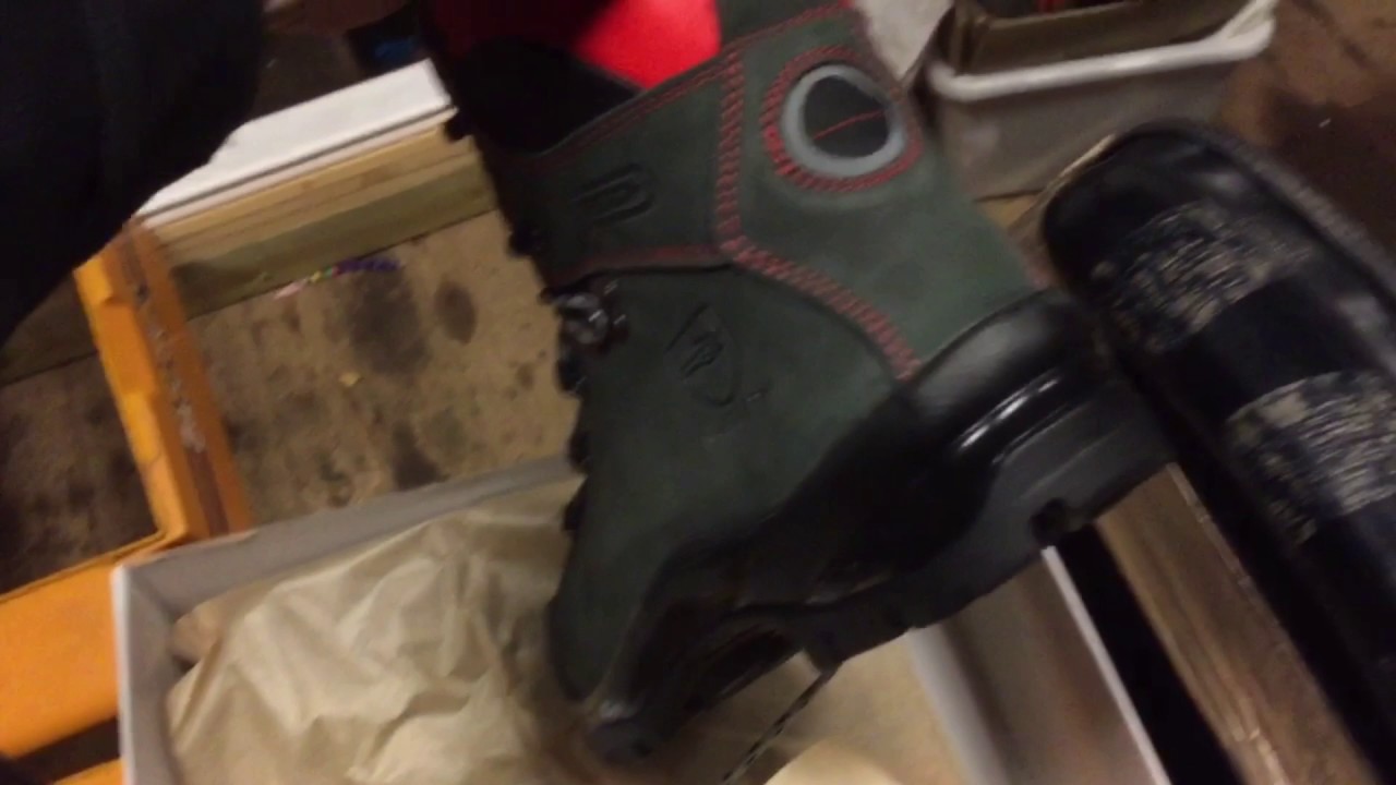 Oregon fjordland chainsaw boots - YouTube