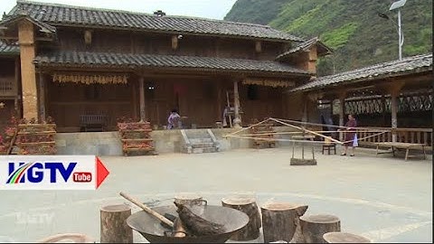 Người Mông ở huyện Mèo Vạc làm du lịch - Ngày 11/2/2024