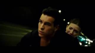 Tri Metra Nad Urovnem Neba, Korcreci Enkerojs